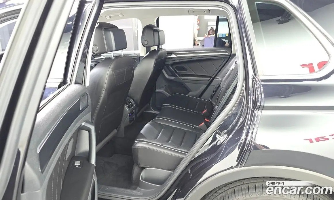 Volkswagen Tiguan 2022 2.0 автомат (гидро), фото 17