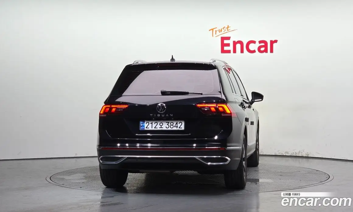 Volkswagen Tiguan 2022 2.0 автомат (гидро), фото 4
