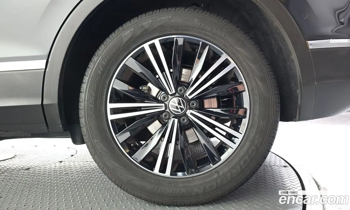 Volkswagen Tiguan 2022 2.0 автомат (гидро), фото 7