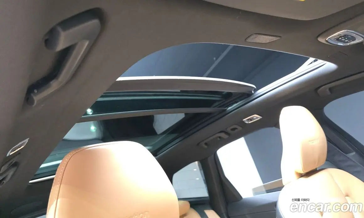 Volvo XC60 2018 2.0 автомат (гидро), фото 23