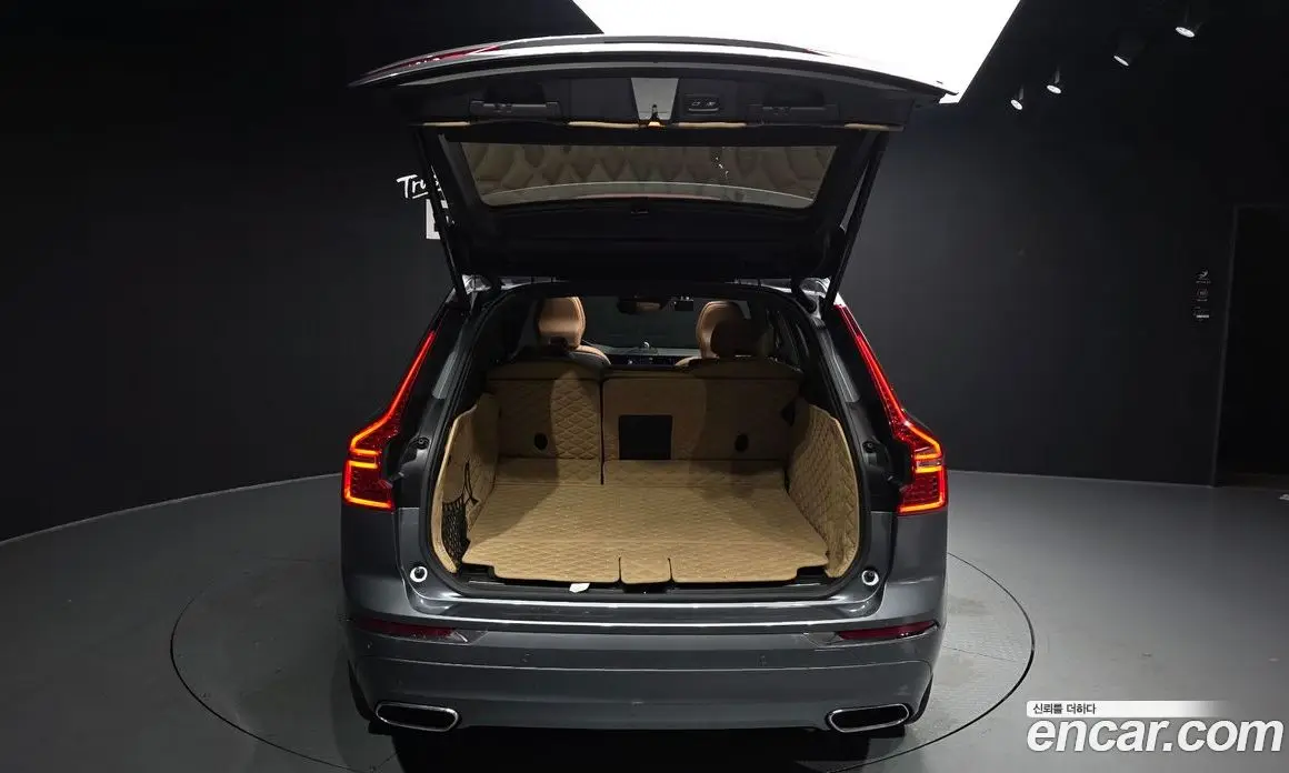 Volvo XC60 2018 2.0 автомат (гидро), фото 25
