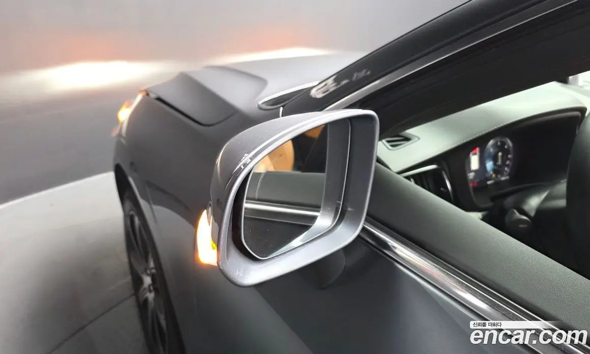 Volvo XC60 2018 2.0 автомат (гидро), фото 33