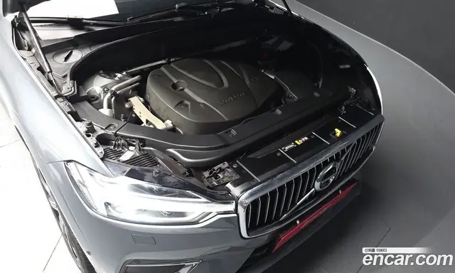 Volvo XC60 2018 2.0 автомат (гидро), миниатюра 5