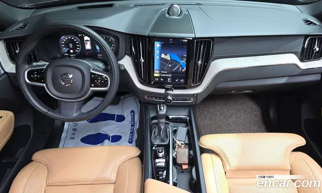 Volvo XC60 2018 2.0 автомат (гидро), миниатюра 9