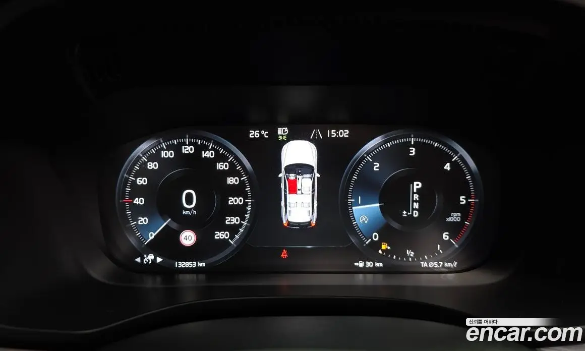 Volvo XC60 2018 2.0 автомат (гидро), фото 10