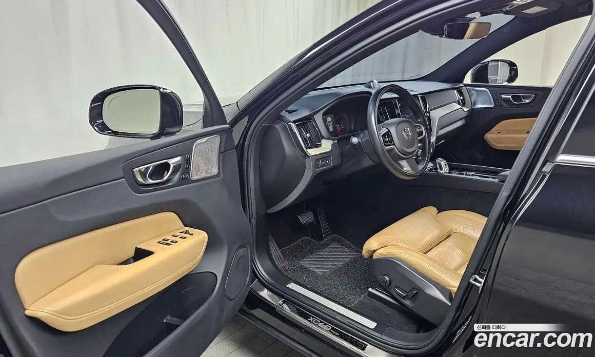Volvo XC60 2019 2.0 автомат (гидро), фото 13