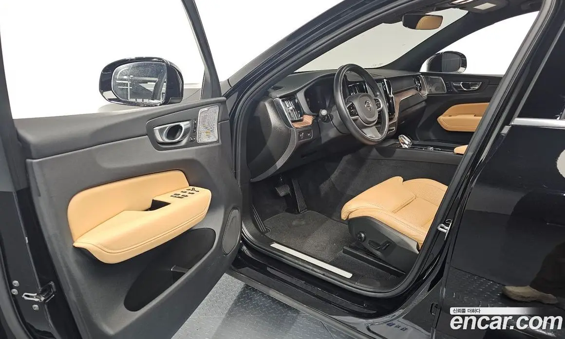 Volvo XC60 2021 2.0 автомат (гидро), фото 10 Volvo XC60 2021 2.0 автомат (гидро), фото 10