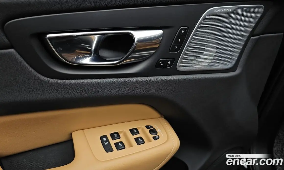 Volvo XC60 2021 2.0 автомат (гидро), фото 23