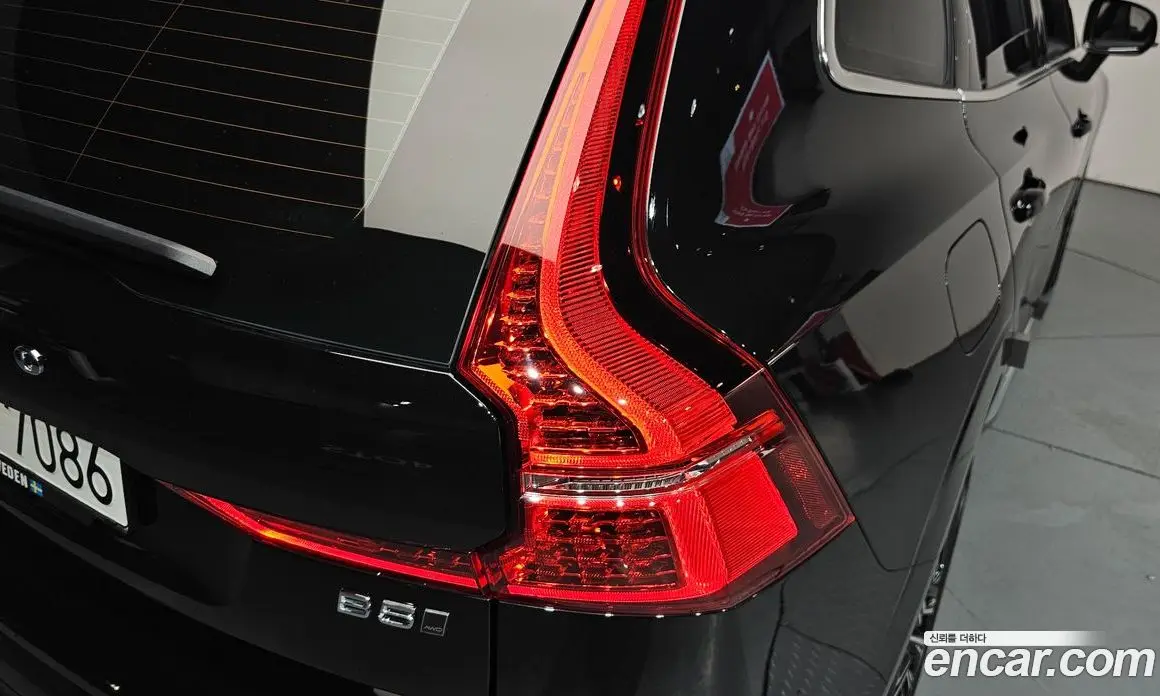 Volvo XC60 2021 2.0 автомат (гидро), фото 8