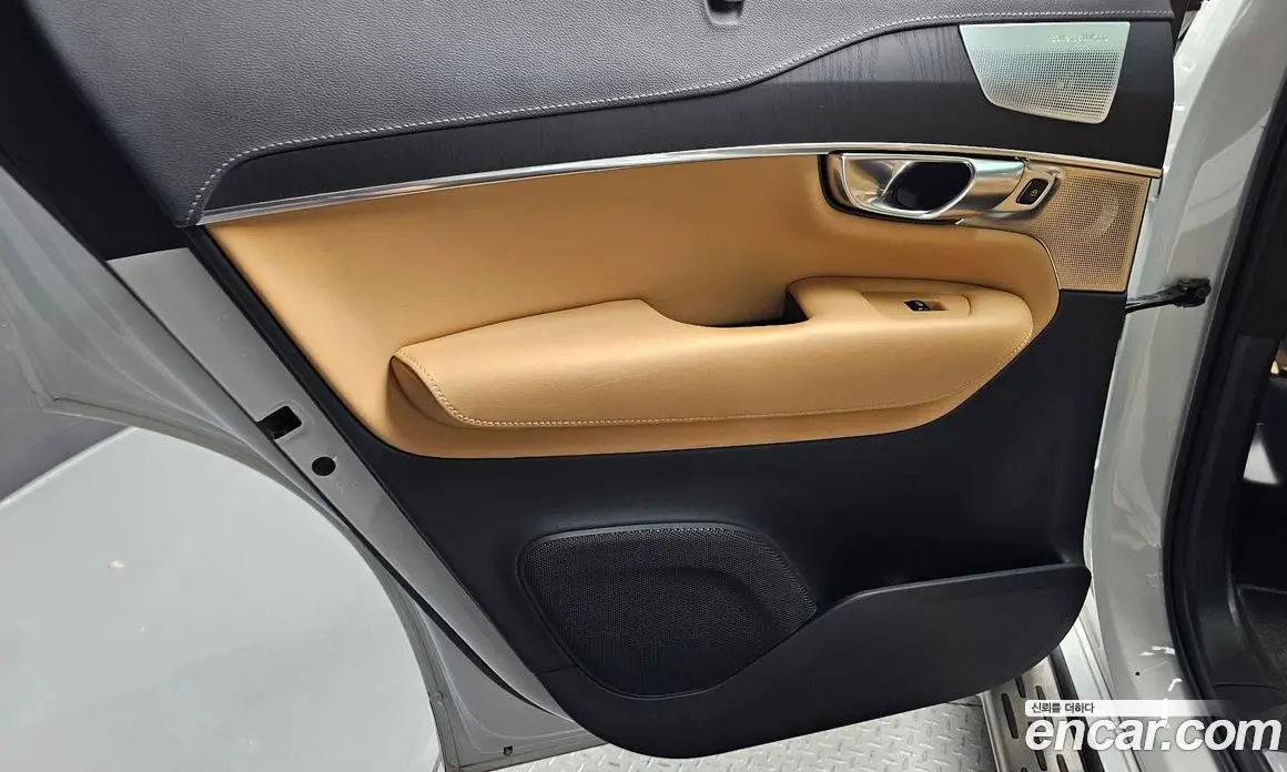 Volvo XC90 2023 2.0 автомат (гидро), фото 13