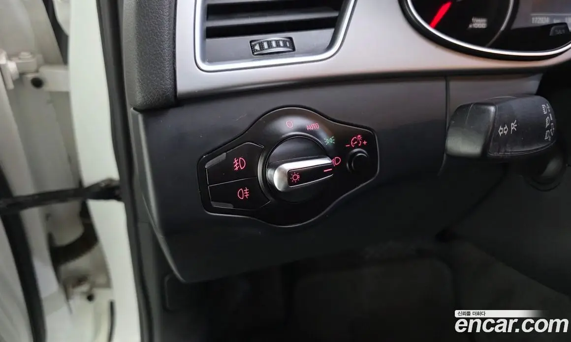 Audi A4 2014 2.0 автомат (гидро), фото 17