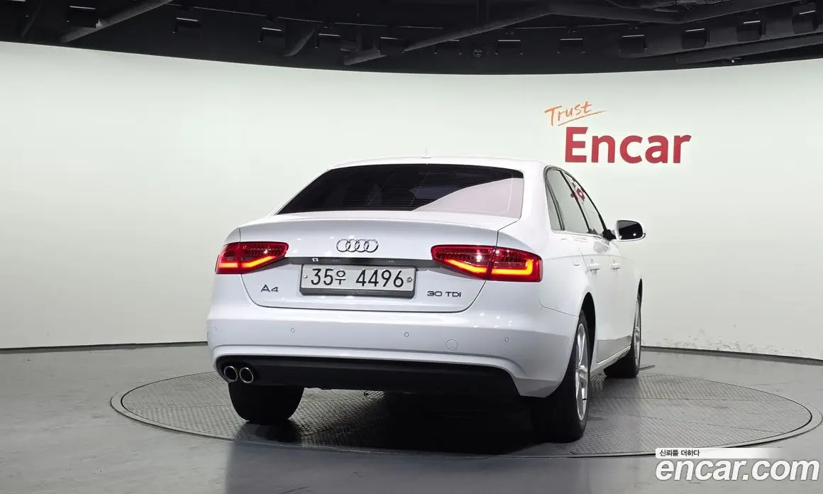 Audi A4 2014 2.0 автомат (гидро), фото 4