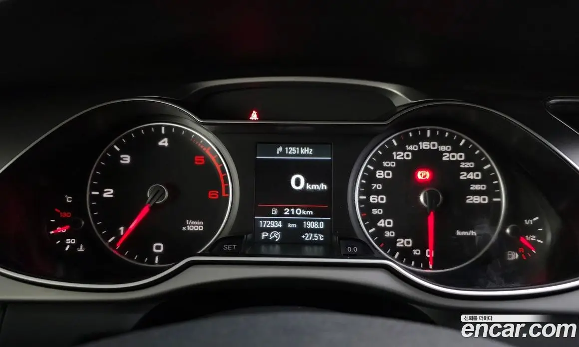 Audi A4 2014 2.0 автомат (гидро), фото 8