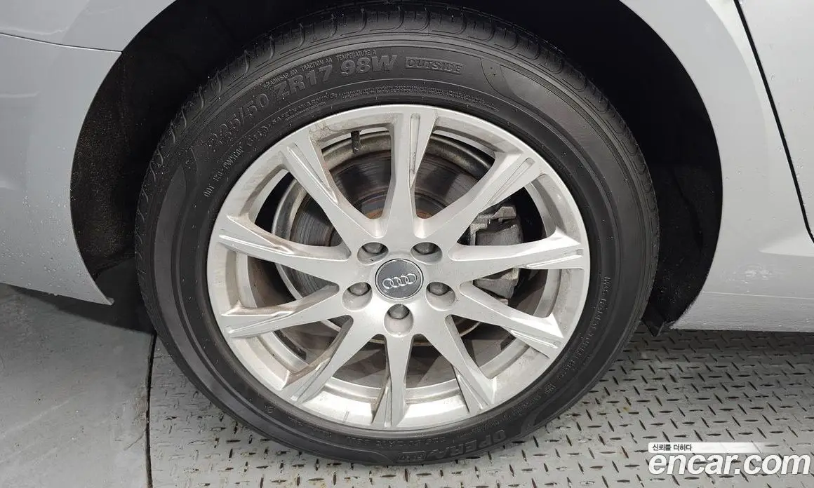 Audi A4 2018 2.0 автомат (гидро), фото 5
