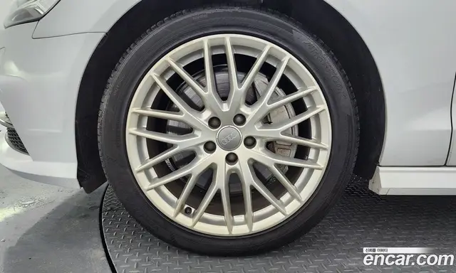 Audi A6 2018 2.0 автомат (гидро), миниатюра 5