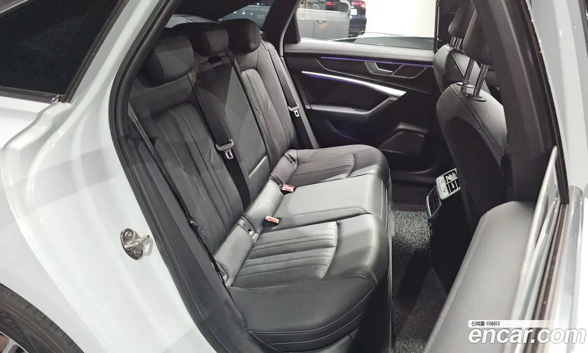 Audi A6 2020 2.0 автомат (гидро), фото 17