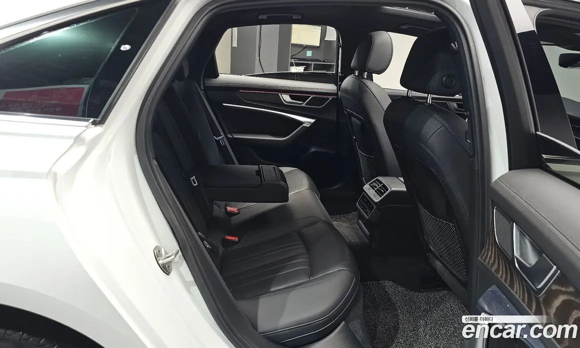 Audi A6 2021 2.0 автомат (гидро), фото 17