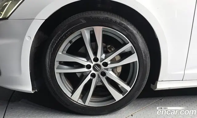 Audi A6 2022 2.0 автомат (гидро), миниатюра 5