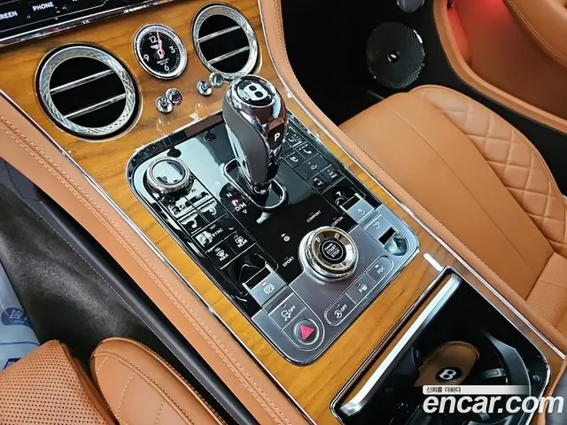 Bentley Continental 2020 4.0 автомат (гидро), миниатюра 8