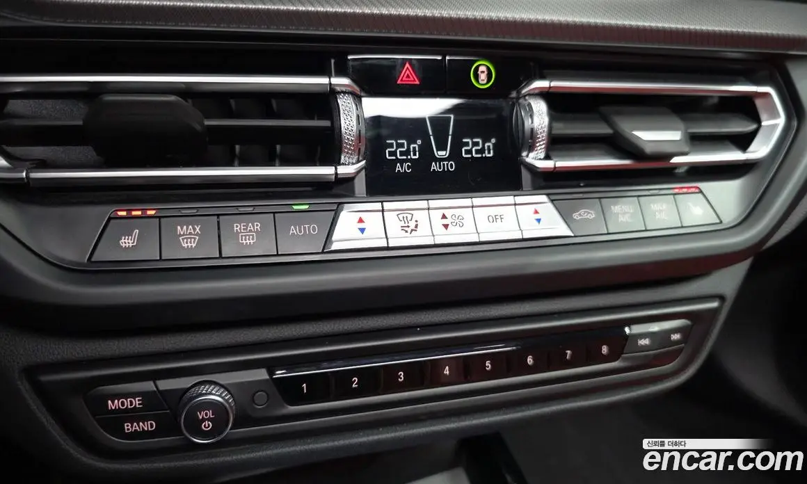 BMW 1 серия 2021 2.0 автомат (гидро), фото 16