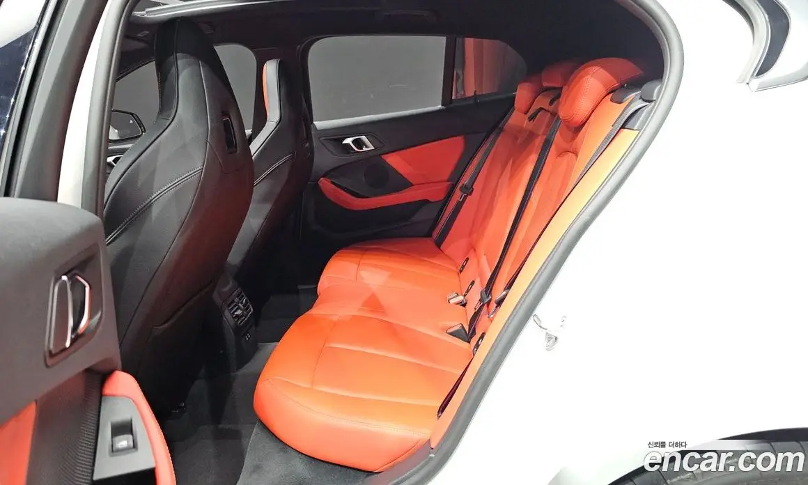BMW 1 серия 2023 2.0 автомат (гидро), фото 16
