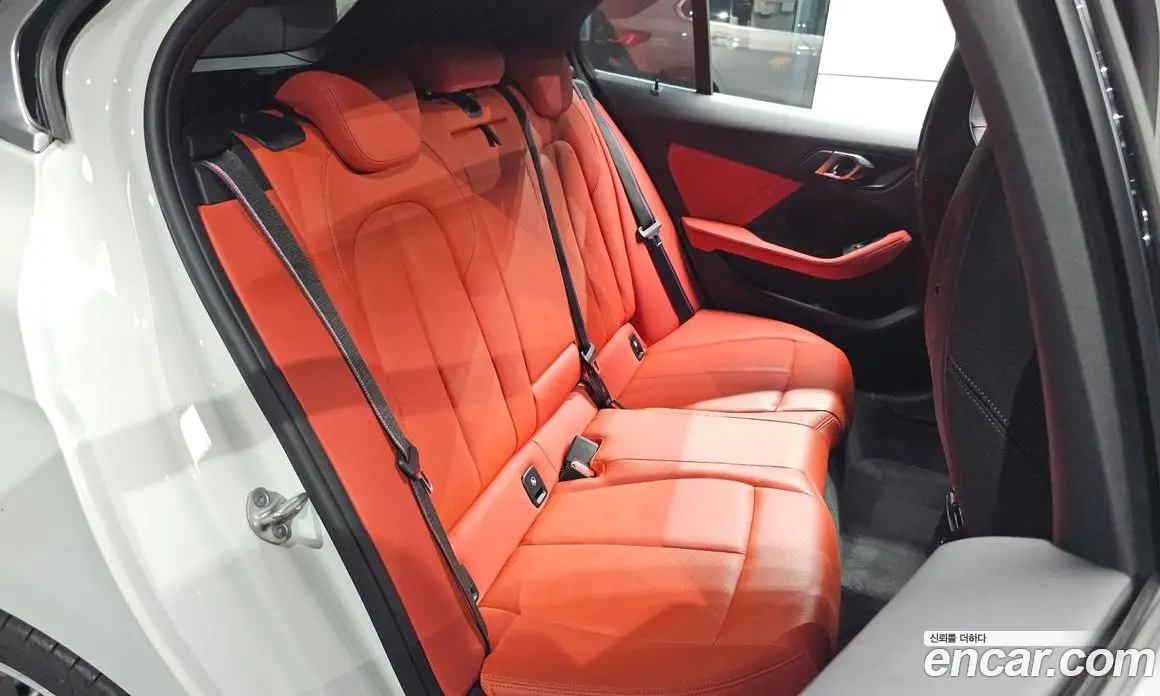 BMW 1 серия 2023 2.0 автомат (гидро), фото 17