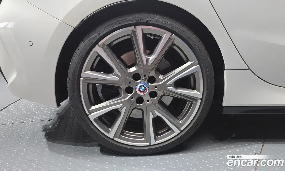 BMW 1 серия 2023 2.0 автомат (гидро), фото 5