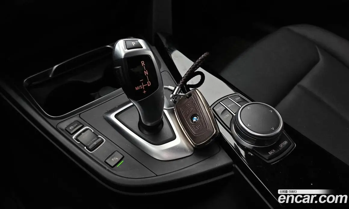 BMW 3 серия 2017 2.0 автомат (гидро), фото 11