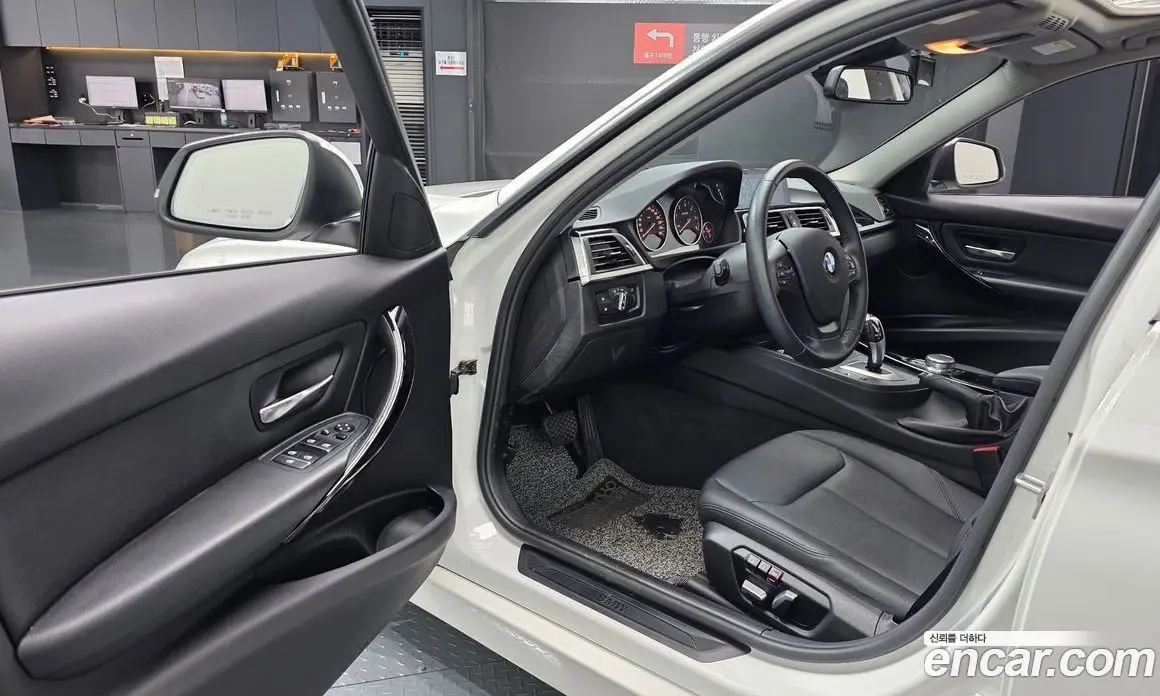 BMW 3 серия 2017 2.0 автомат (гидро), фото 12