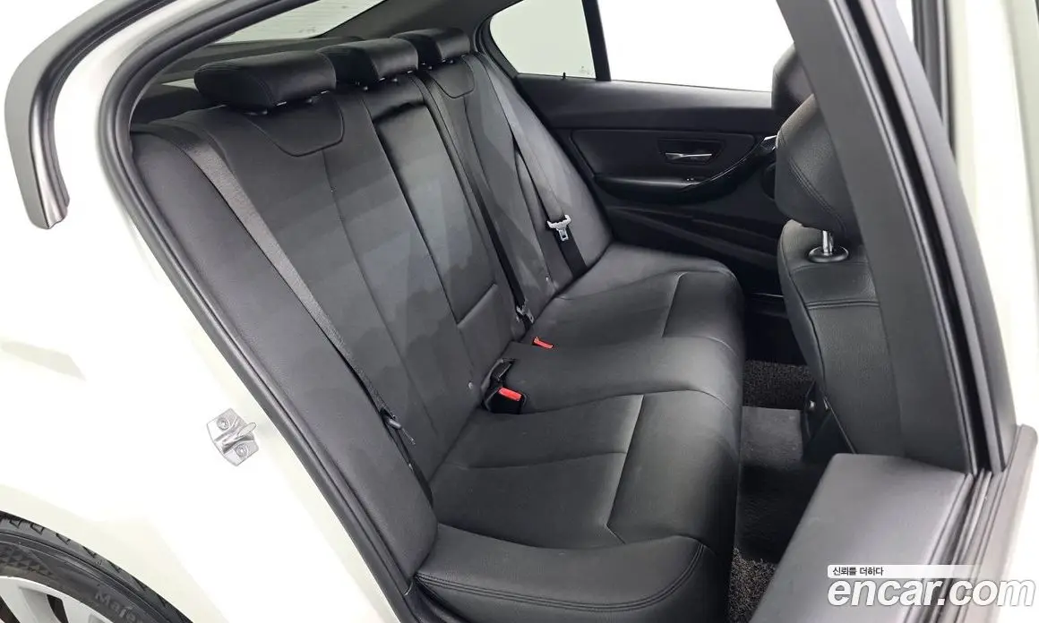 BMW 3 серия 2017 2.0 автомат (гидро), фото 16