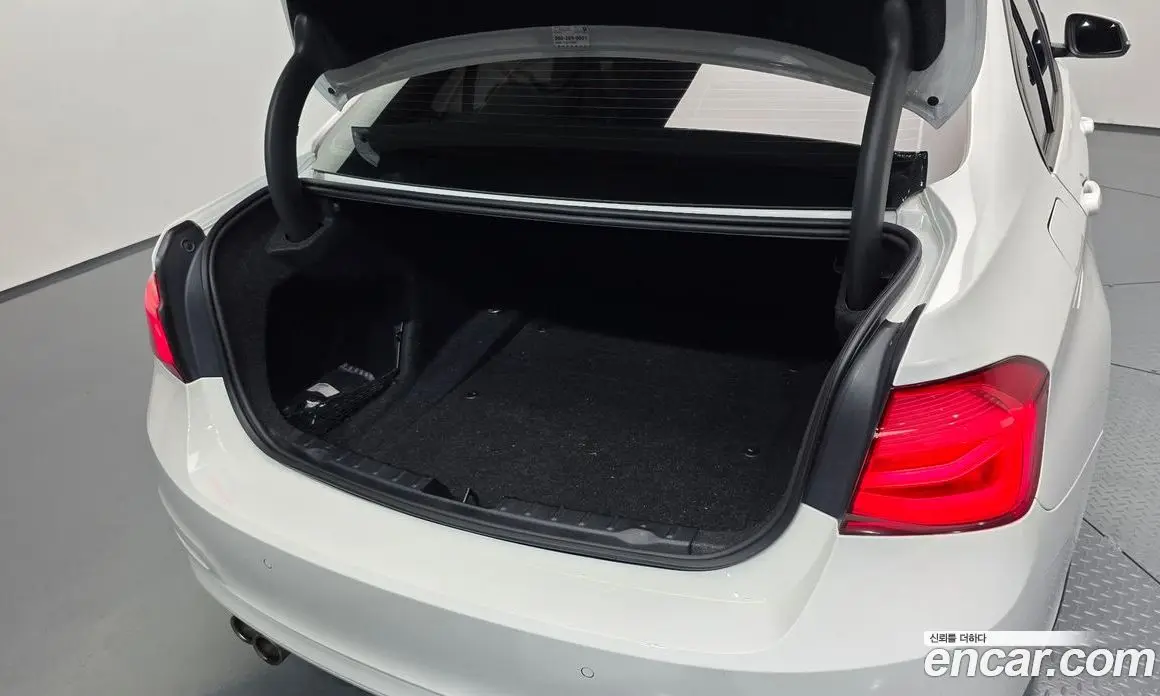 BMW 3 серия 2017 2.0 автомат (гидро), фото 30