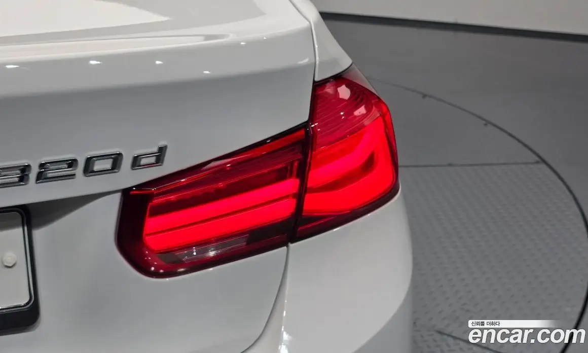 BMW 3 серия 2017 2.0 автомат (гидро), фото 8