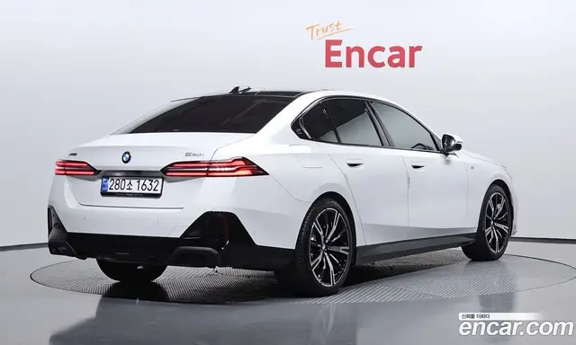 BMW 5 серия 2024 2.0 автомат (гидро), миниатюра 2