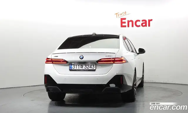 BMW 5 серия 2024 2.0 автомат (гидро), миниатюра 4