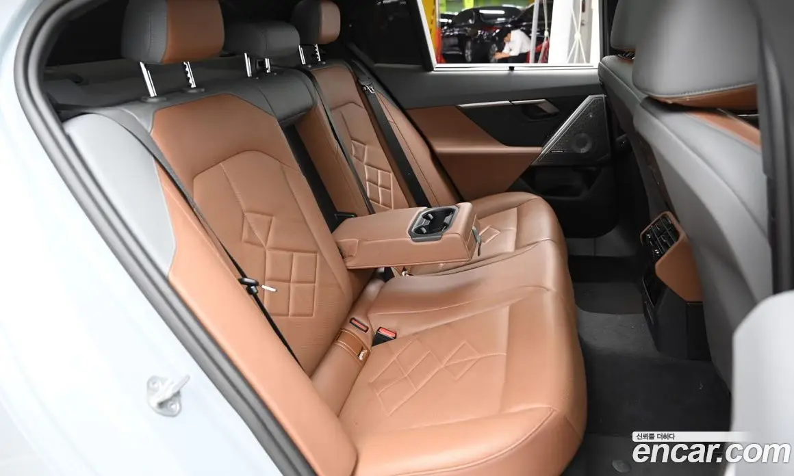 BMW 5 серия 2024 2.0 автомат (гидро), фото 12