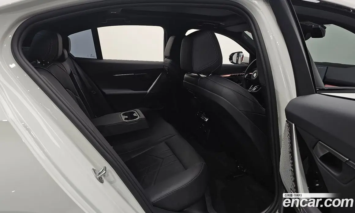 BMW 5 серия 2025 2.0 автомат (гидро), фото 15