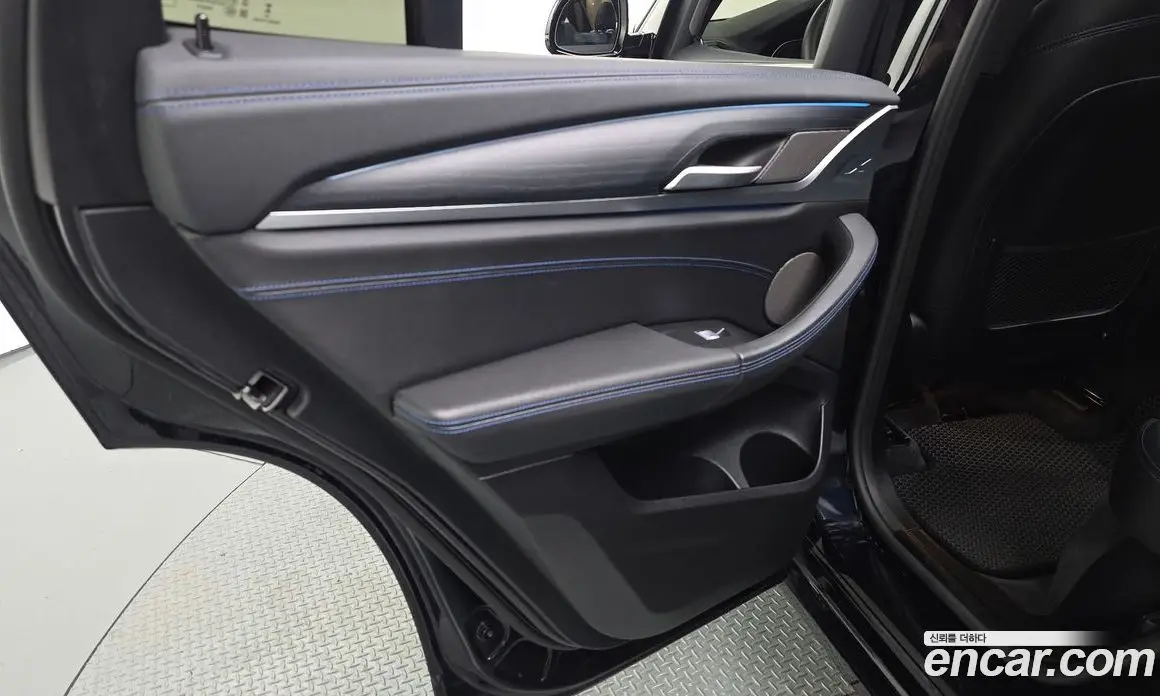 BMW iX3 2025 0.2 автомат (гидро), фото 15