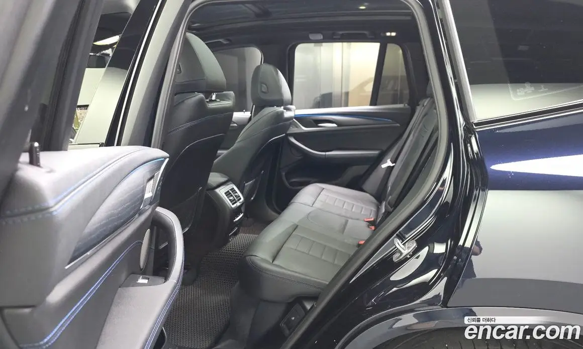 BMW iX3 2025 0.2 автомат (гидро), фото 16