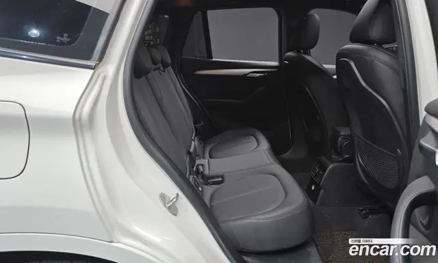 BMW X1 2016 2.0 автомат (гидро), миниатюра 11