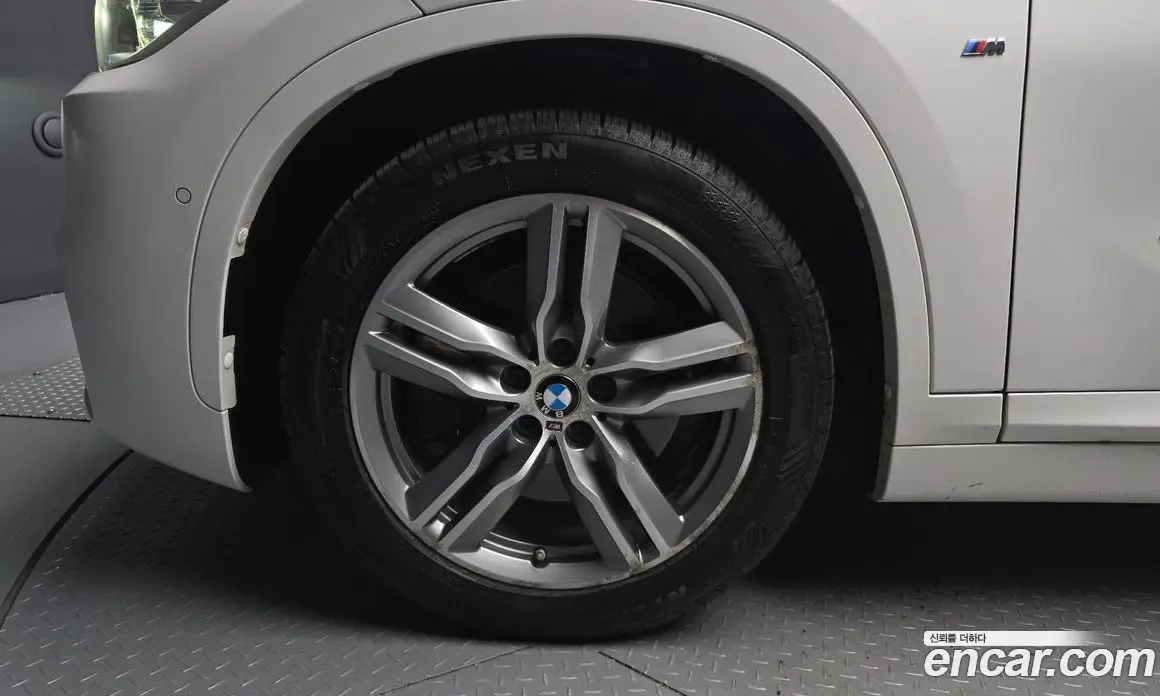 BMW X1 2016 2.0 автомат (гидро), фото 5