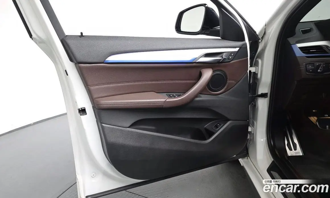 BMW X2 2022 2.0 автомат (гидро), фото 13