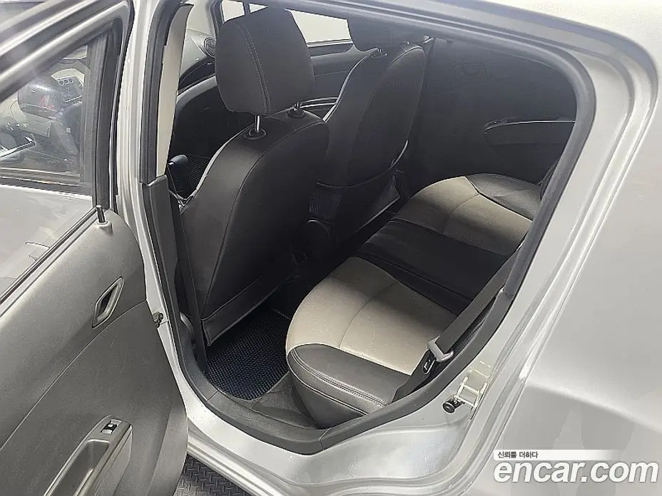 Chevrolet Matiz 2010 1.0 автомат (гидро), фото 11