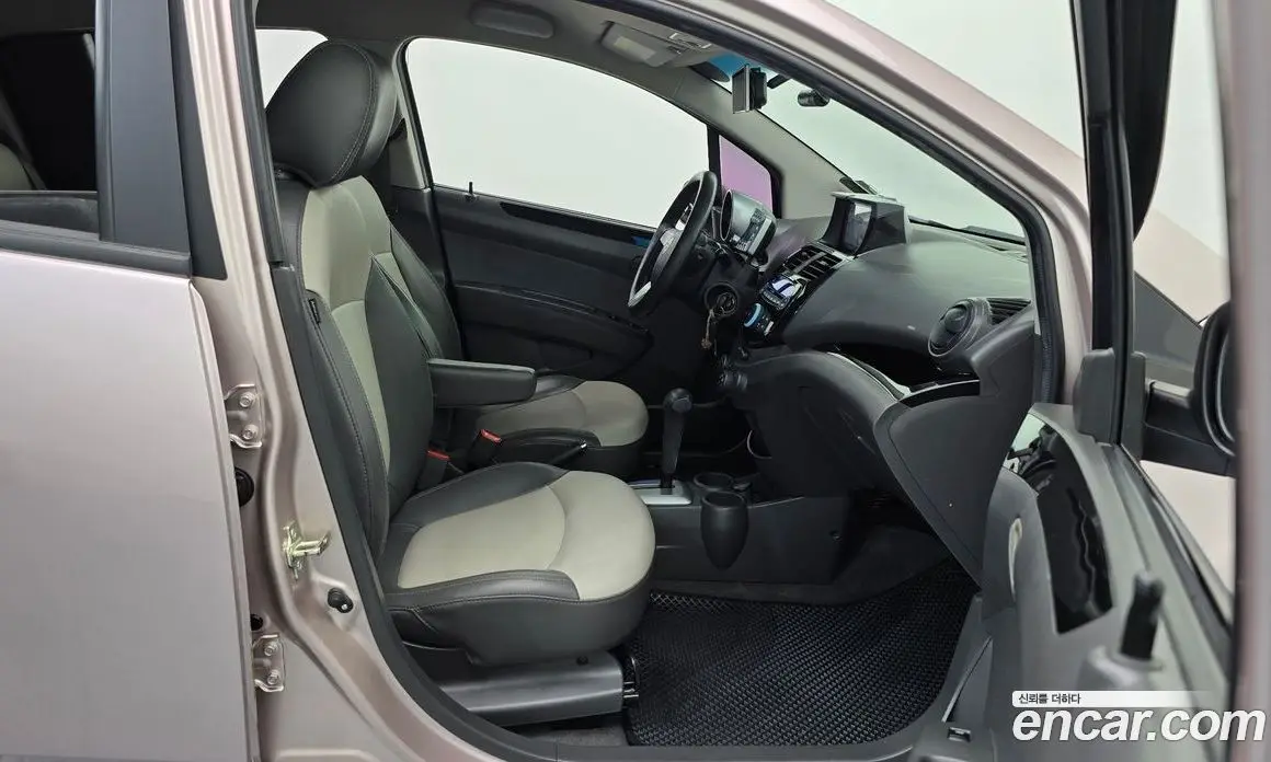 Chevrolet Spark 2012 1.0 автомат (гидро), фото 17
