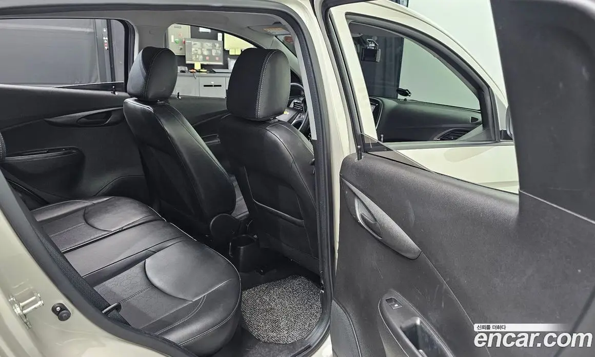 Chevrolet Spark 2017 1.0 автомат (гидро), фото 17
