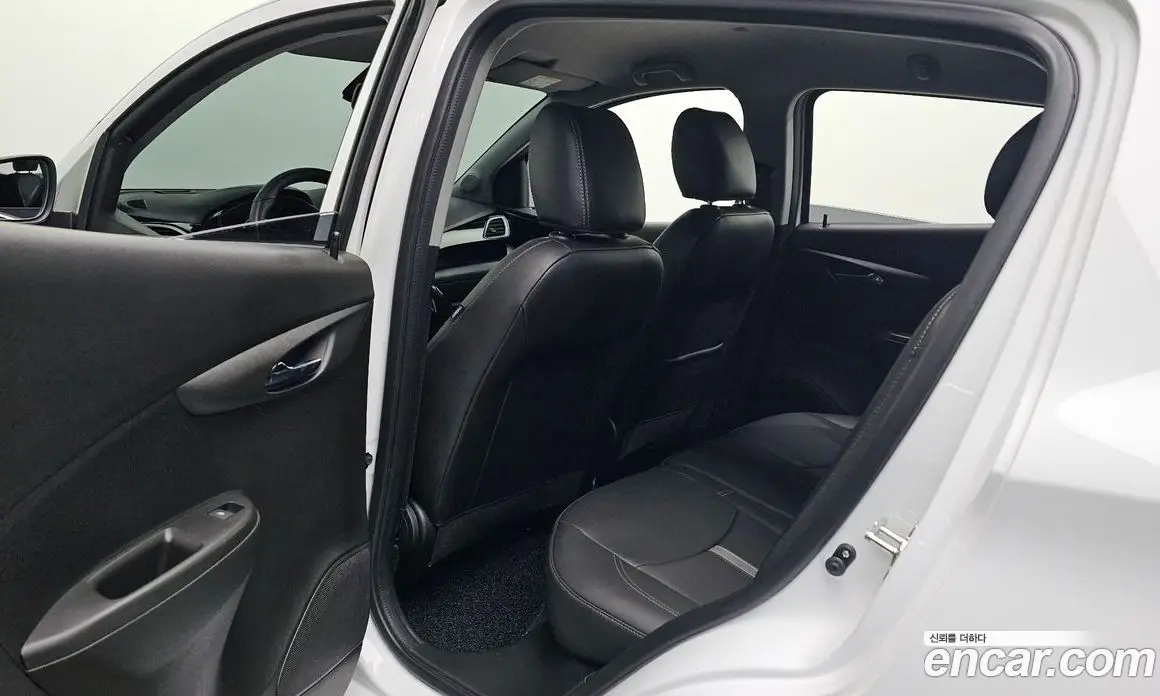 Chevrolet Spark 2022 1.0 автомат (гидро), фото 17