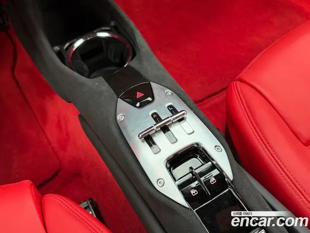 Ferrari 296 2022 3.0 автомат (гидро), миниатюра 9