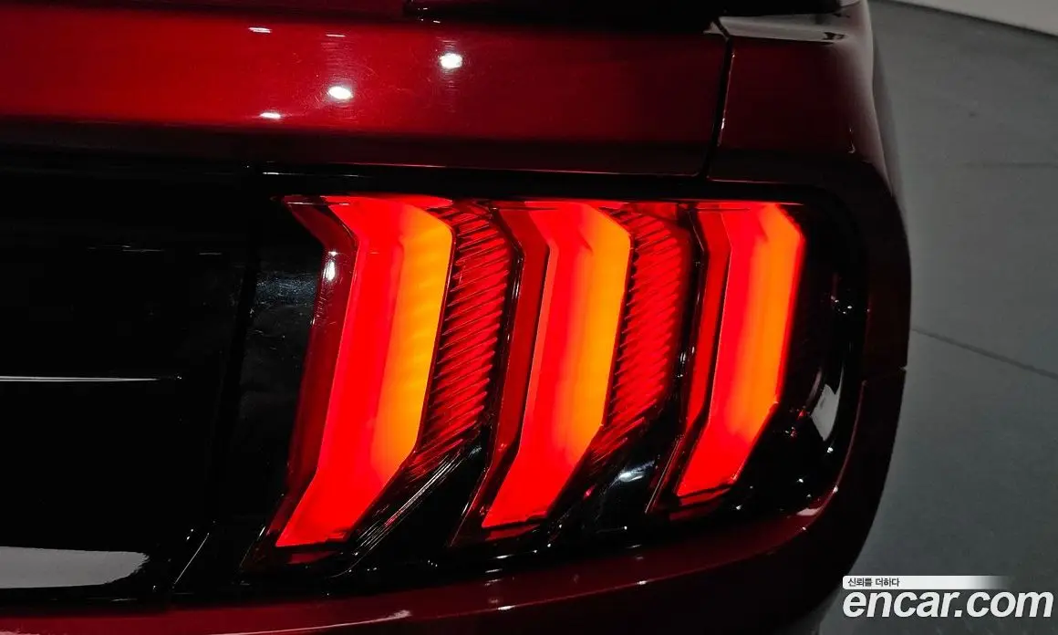 Ford Mustang 2019 5.0 автомат (гидро), фото 8