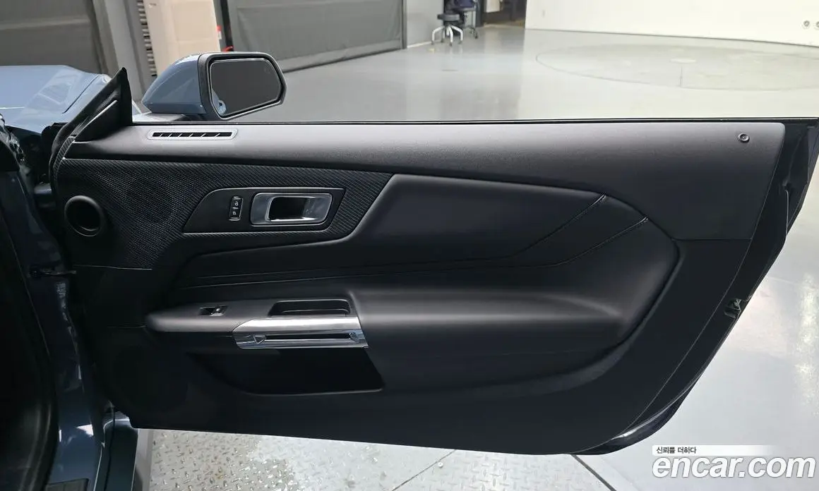 Ford Mustang 2024 5.0 автомат (гидро), фото 14