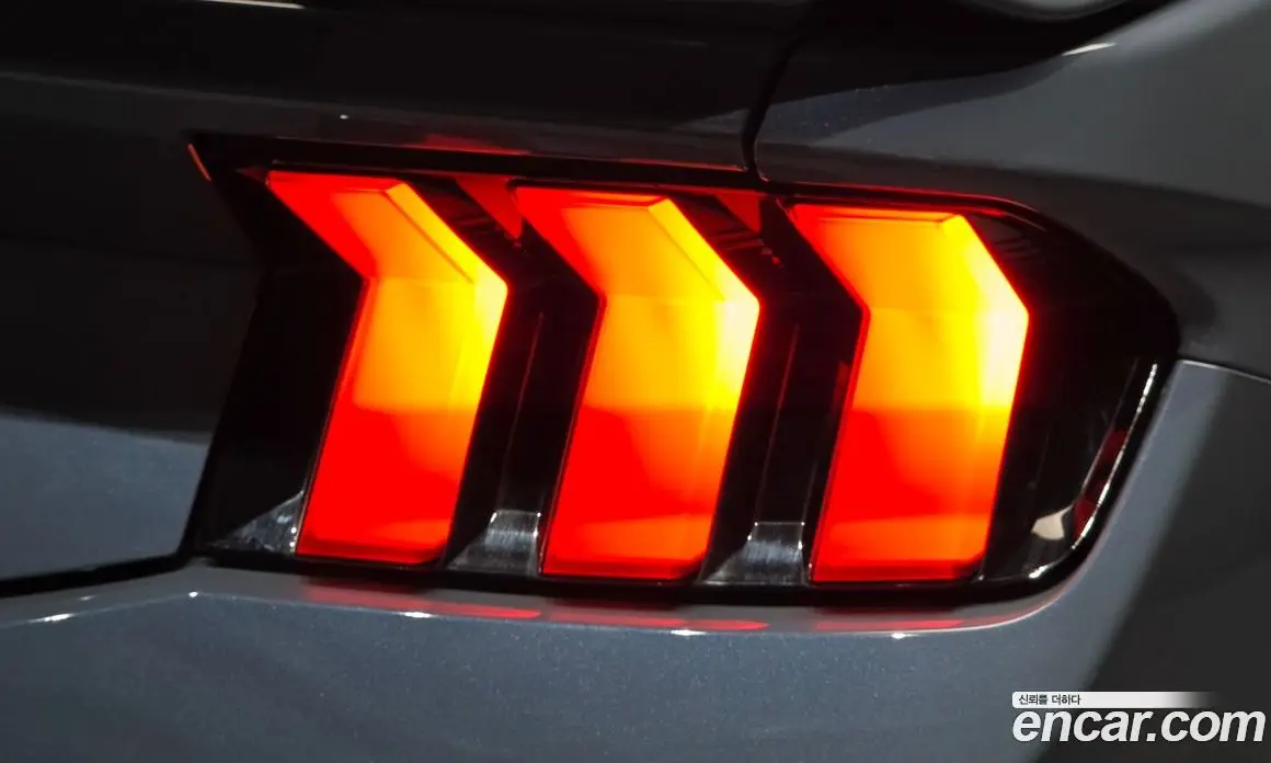Ford Mustang 2024 5.0 автомат (гидро), фото 9