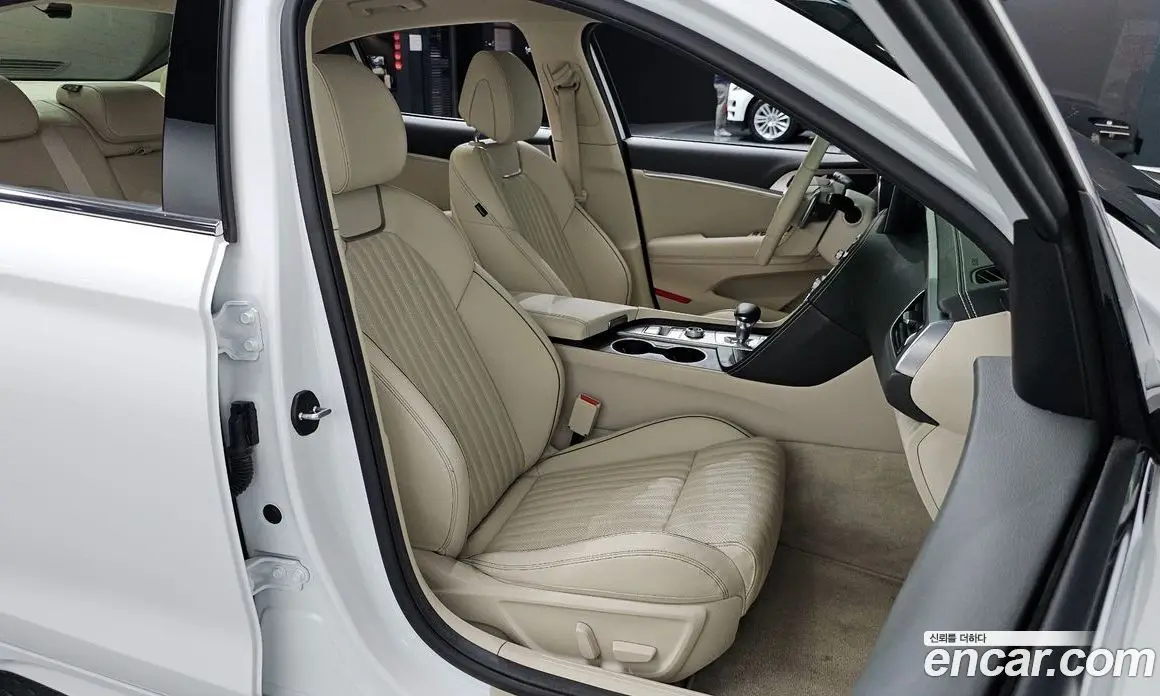 Genesis G70 2021 2.0 автомат (гидро), фото 18